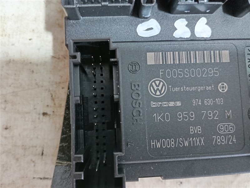 Мотор стеклоподъемника Volkswagen Passat 2008 B6