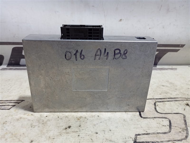 Блок управления телефоном Audi A4 B8