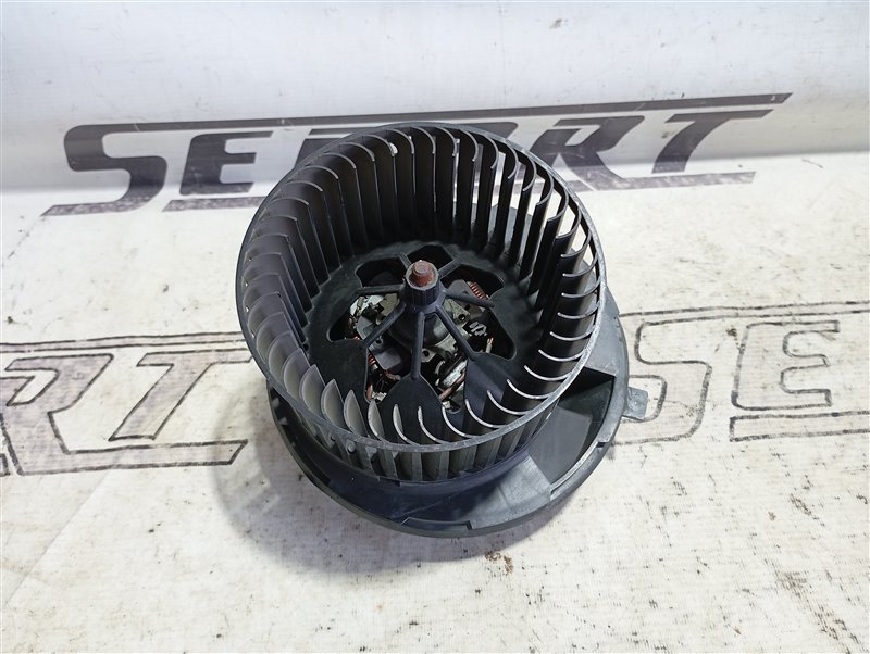 Мотор печки Volkswagen Touran 2011 1T