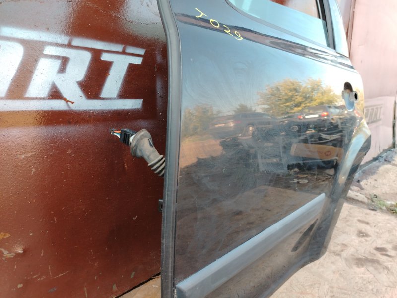 Дверь Skoda YETI 2011