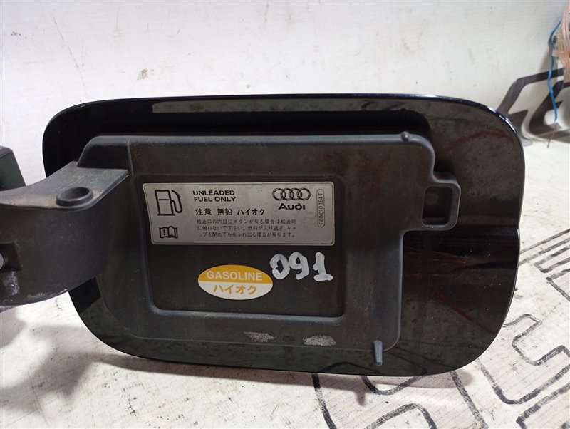 Лючок топливного бака Audi Q7 2010 4L