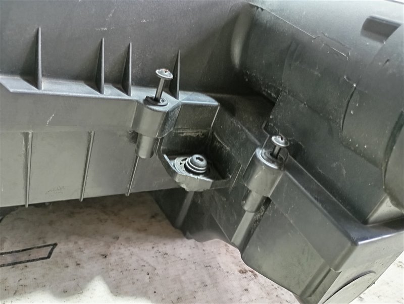 Корпус воздушного фильтра Volkswagen Passat 2008 B6