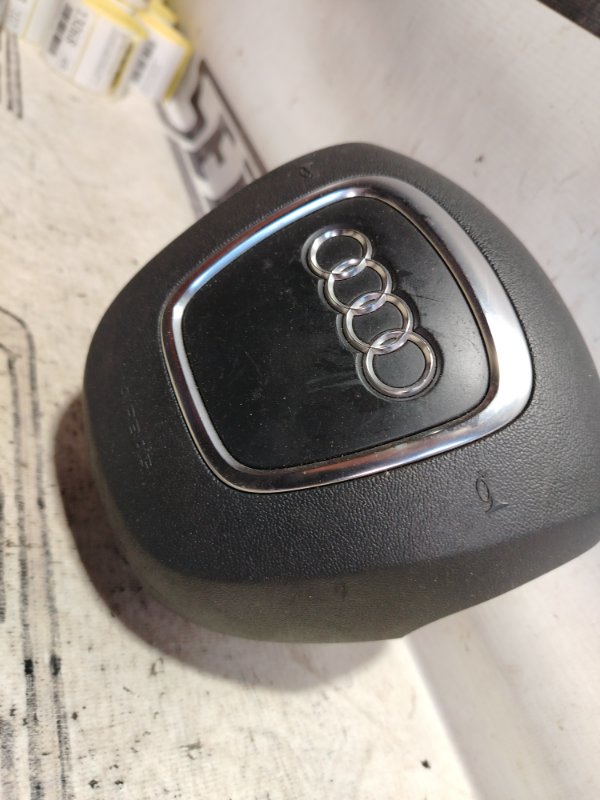 Подушка безопасности в руль Audi A4 2010 B8