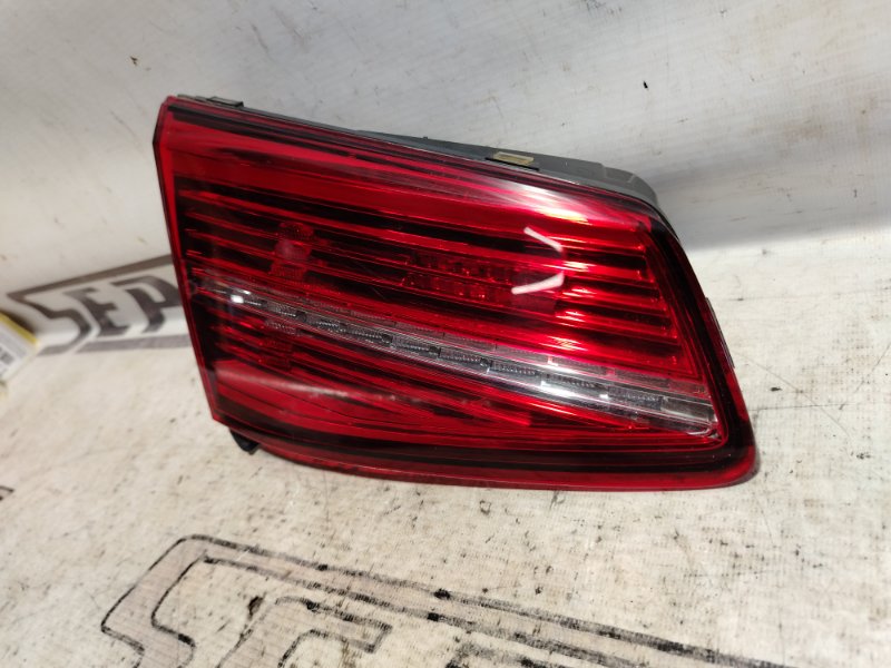 Фонарь в крышку багажника Volkswagen Passat 2016 B8