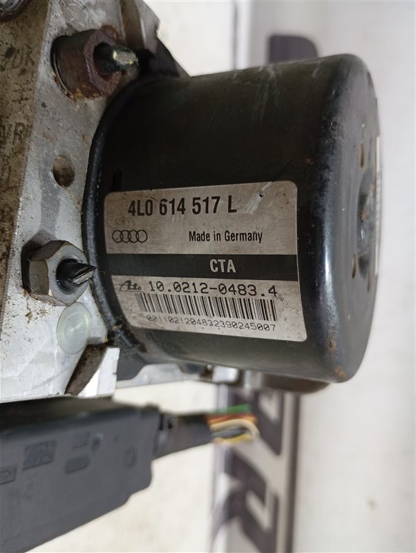 Блок ABS Audi Q7 2010 4L