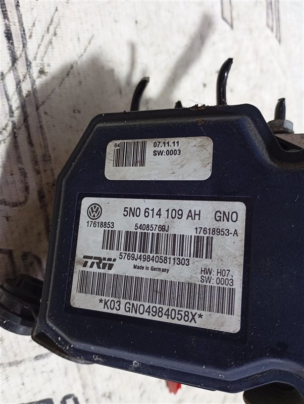 Блок ABS Volkswagen Tiguan 2012 5N