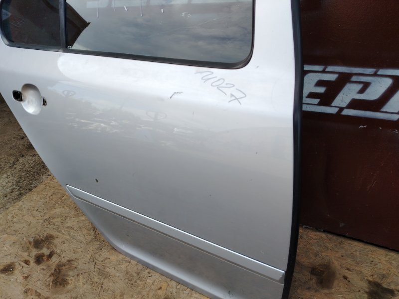 Дверь Skoda Octavia 2009