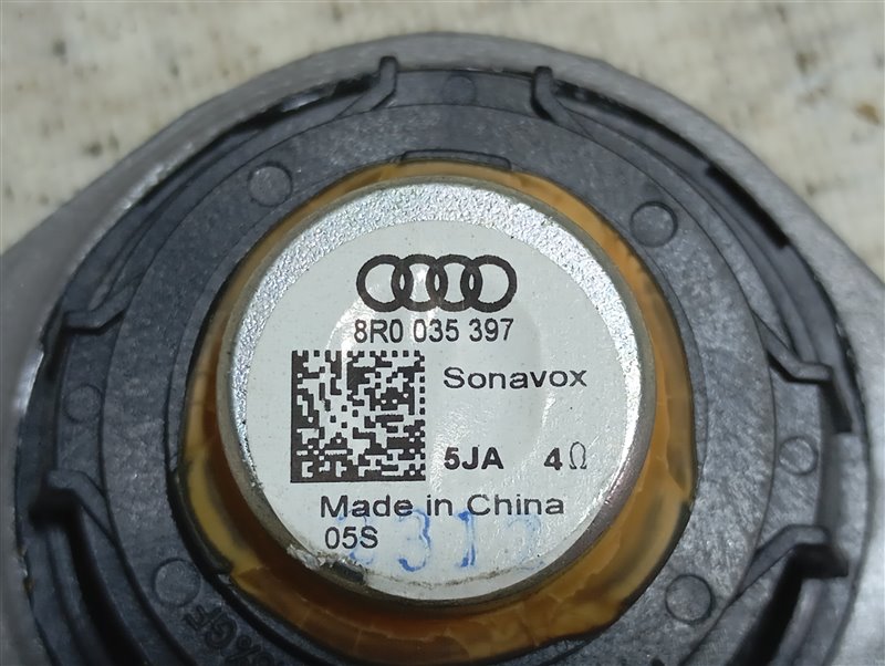 Динамик в торпедо Audi Q5 2012 8R