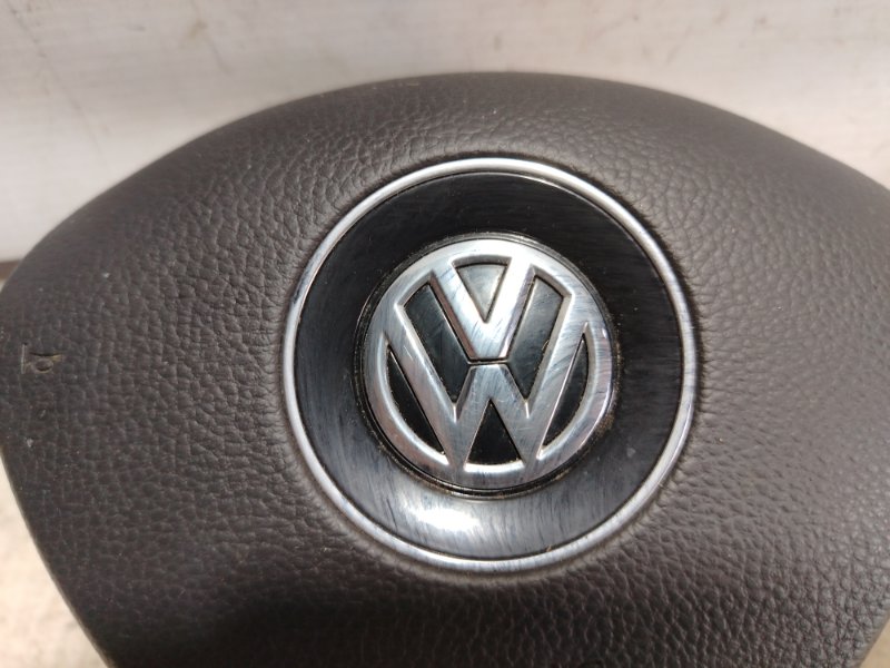 Подушка безопасности в руль Volkswagen Passat 2016 B8