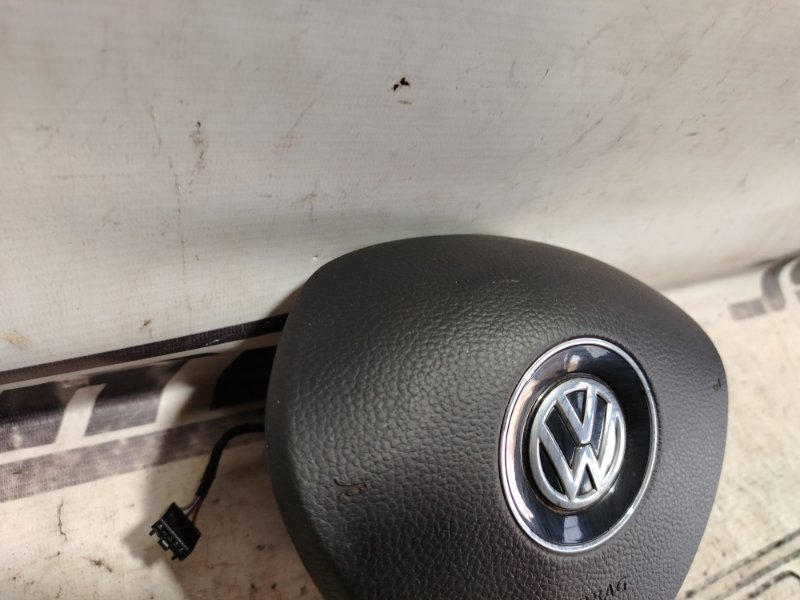 Подушка безопасности в руль Volkswagen Passat 2016 B8