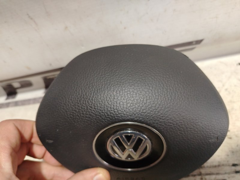 Подушка безопасности в руль Volkswagen Passat 2016 B8