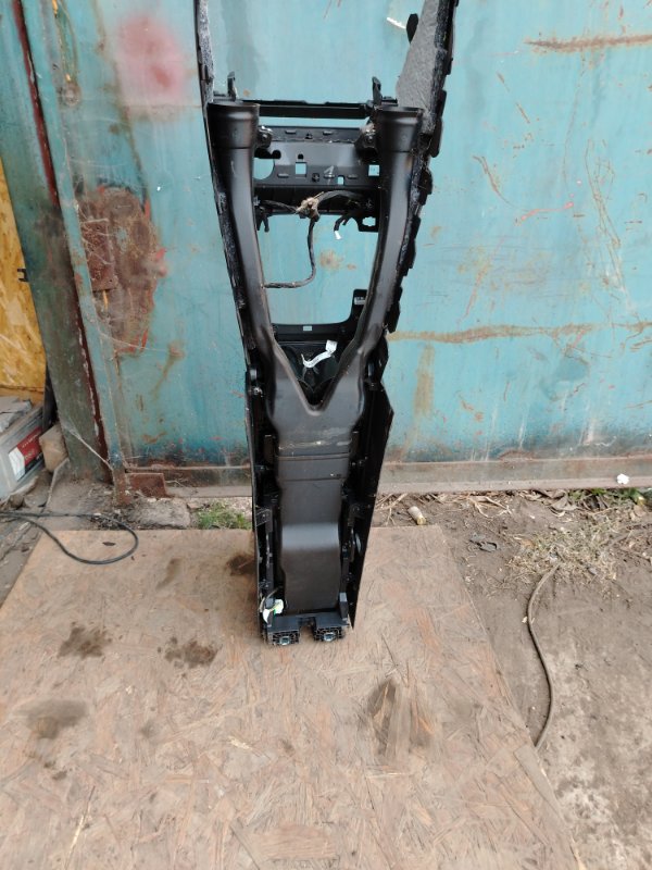 Подлокотник Volkswagen Passat 2006 B6