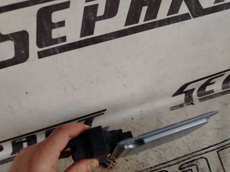 Блок управления подвеской Audi Q5 2010 8R