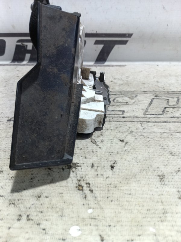 Замок двери Skoda YETI 2013