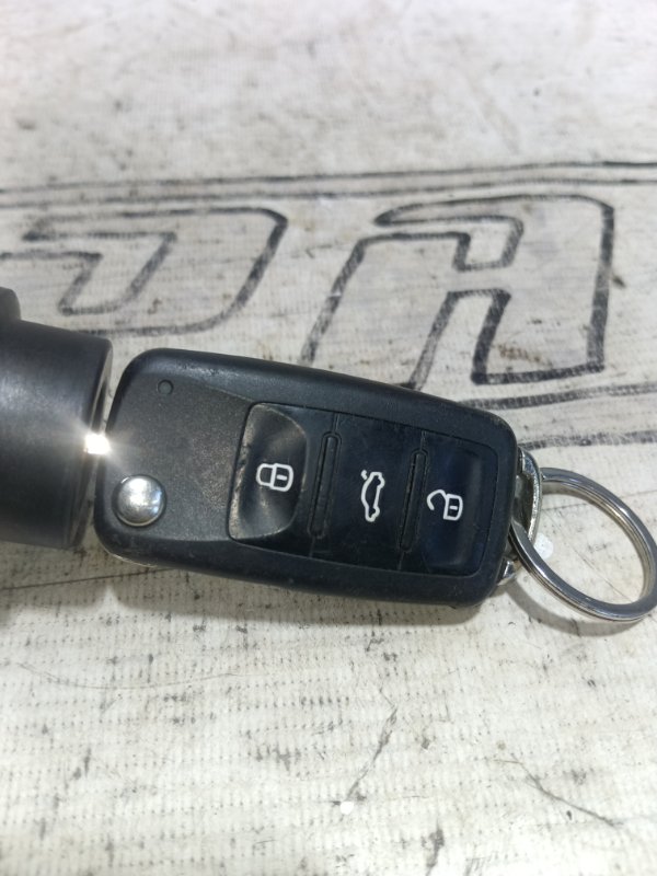 Замок зажигания с ключом Skoda Rapid 2014