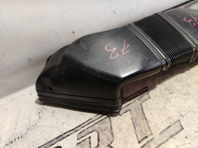 Патрубок впускной системы Volkswagen Passat 2002 B5