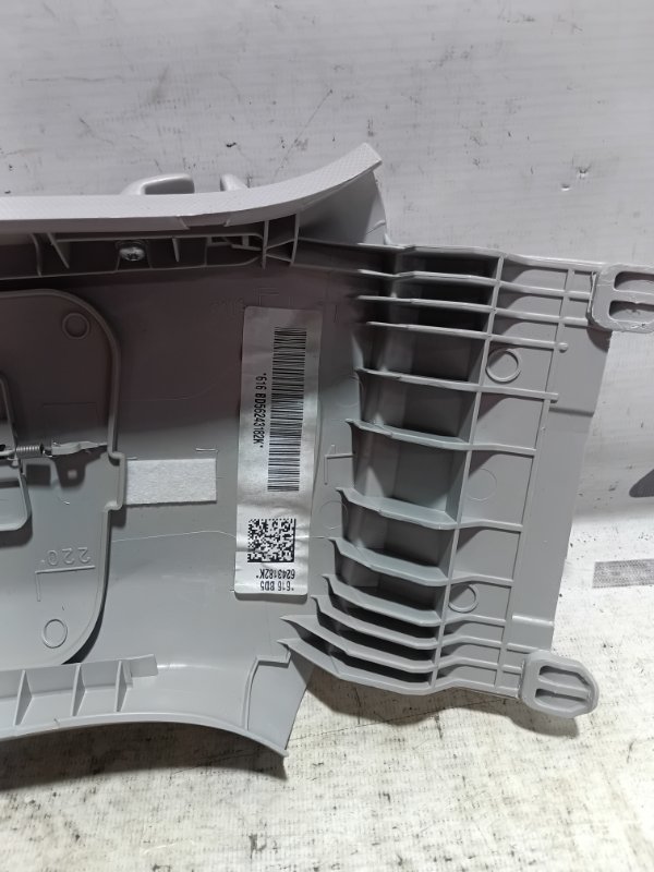 Обшивка стойки центральной Volkswagen Tiguan 2019
