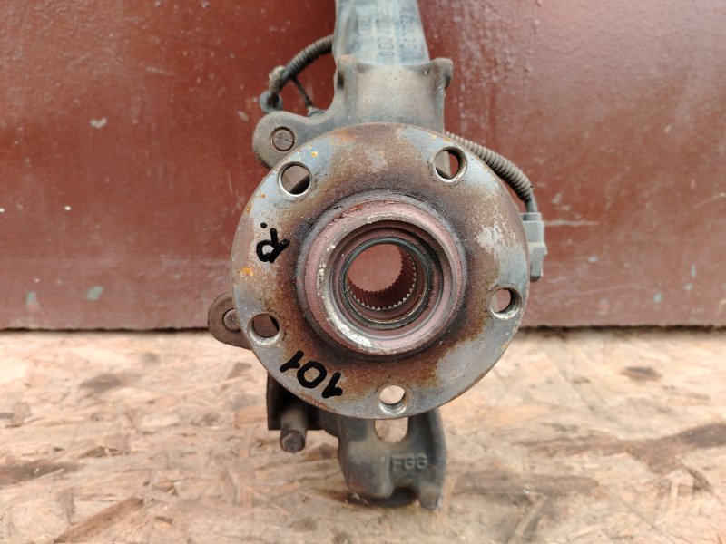 Кулак поворотный Volkswagen Passat 2002 B5