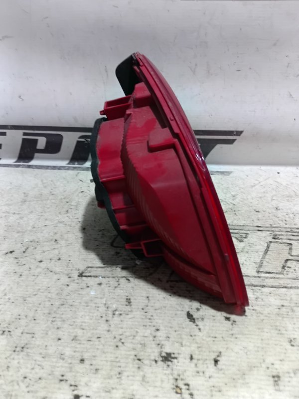 Фонарь в крышку багажника Volkswagen Touran 2011 1T
