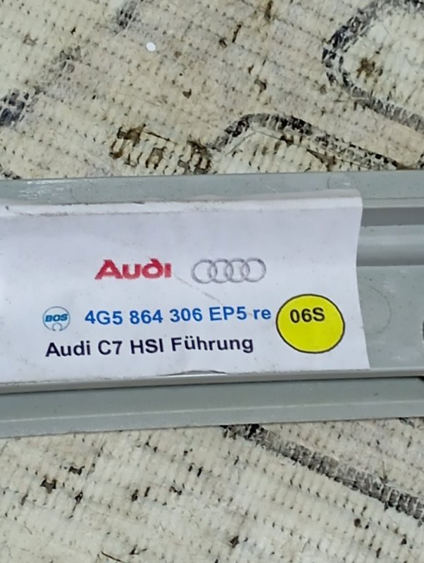 Направляющая шторки солнцезащитной Audi A6 2011 C7