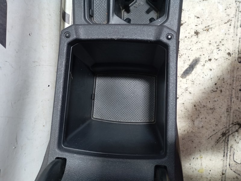 Подлокотник Volkswagen Tiguan 2019