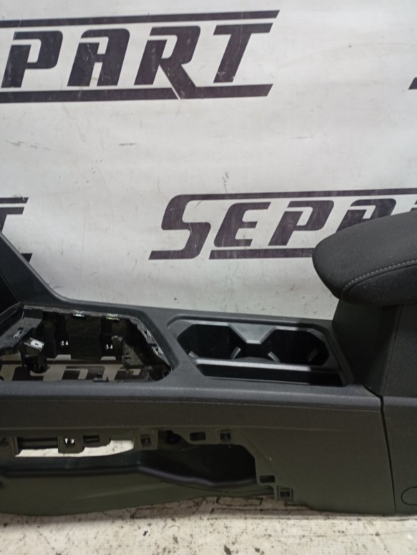Подлокотник Volkswagen Tiguan 2019