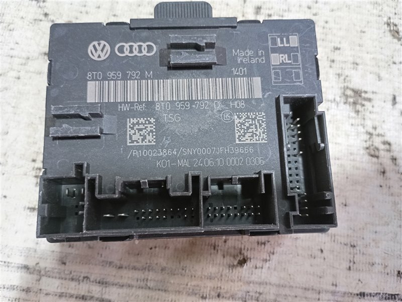 Блок управления двери Audi A5 8T
