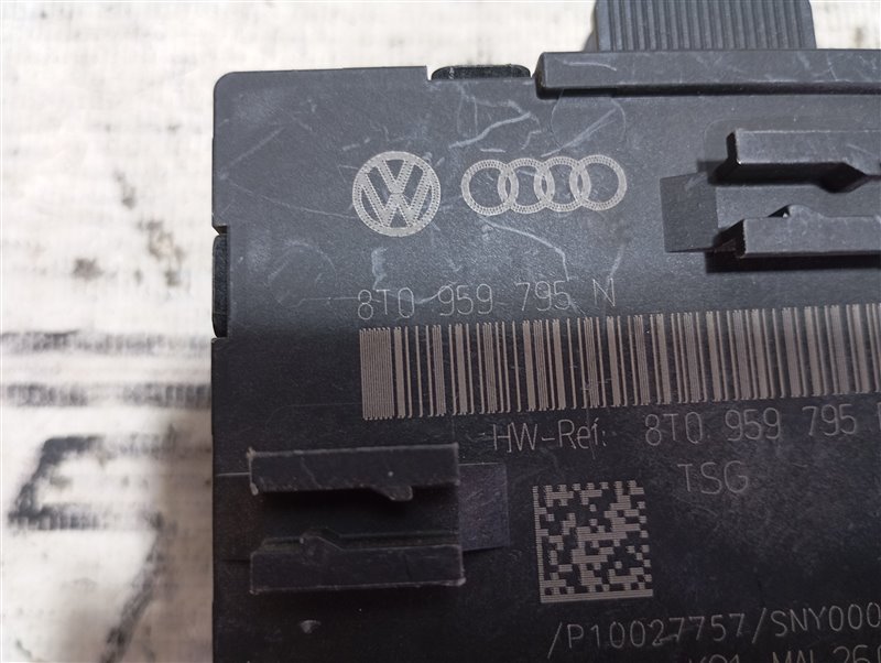 Блок управления двери Audi A5 8T