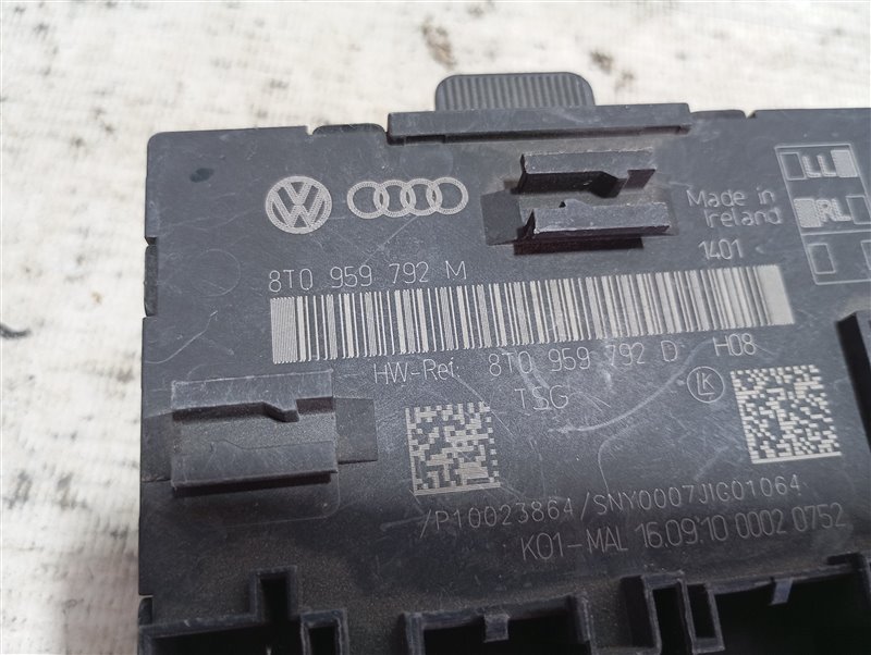 Блок управления двери Audi A5 8T