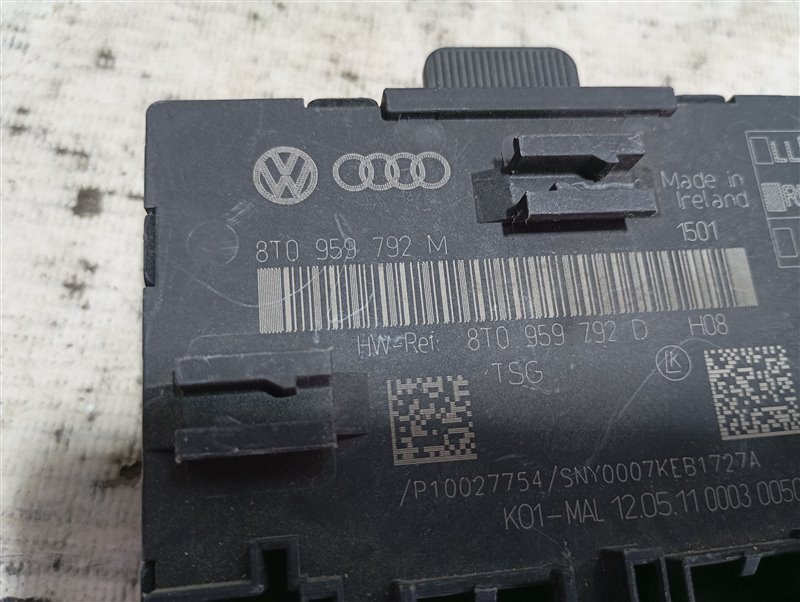 Блок управления двери Audi A5 8T