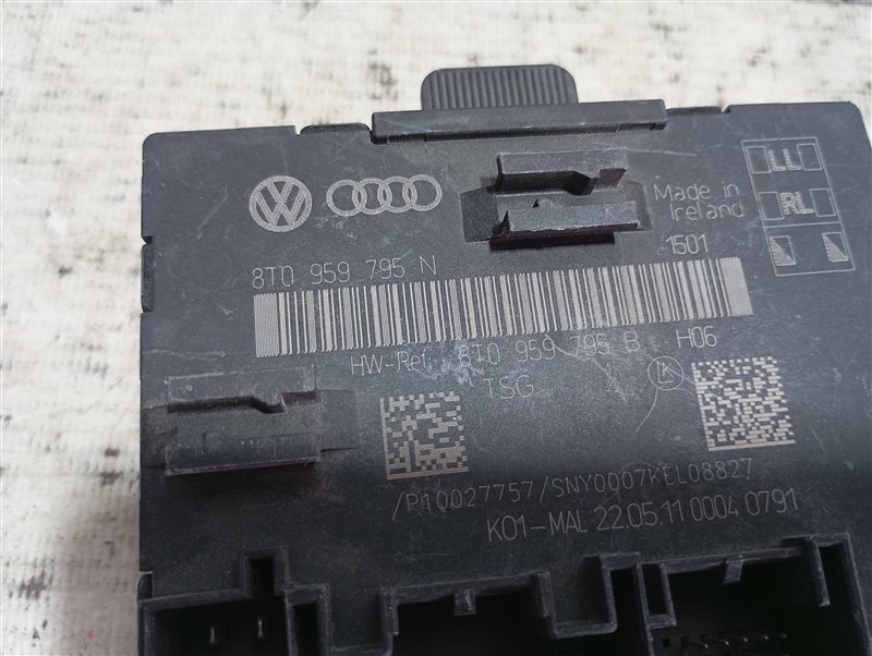 Блок управления двери Audi A5 8T