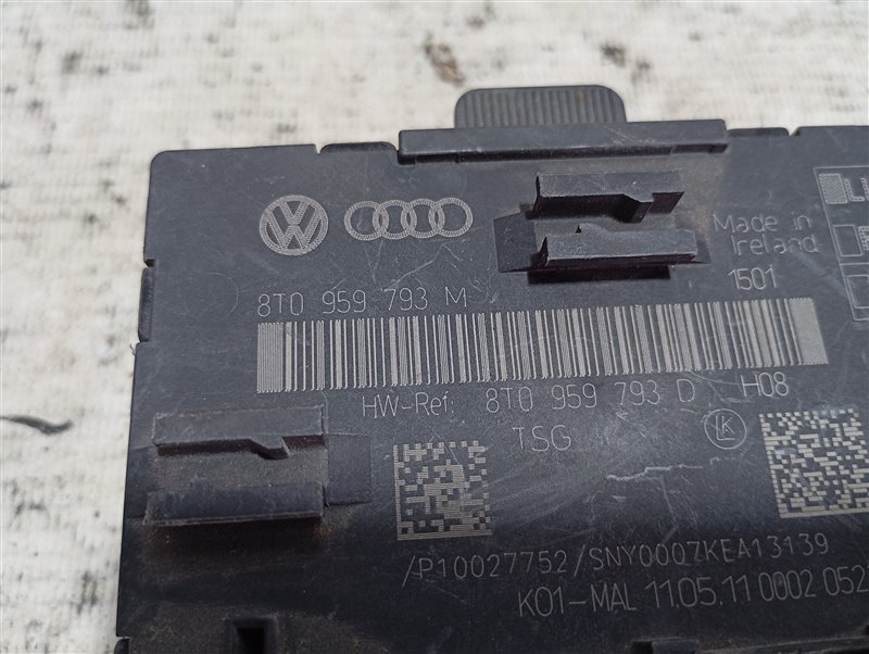 Блок управления двери Audi A5 8T