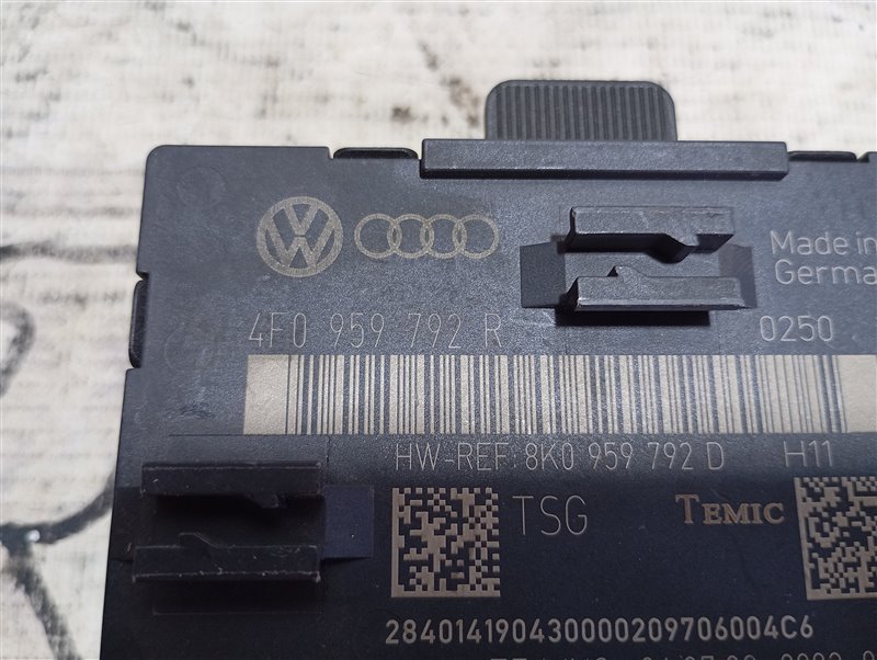Блок управления двери Audi Q7 4L