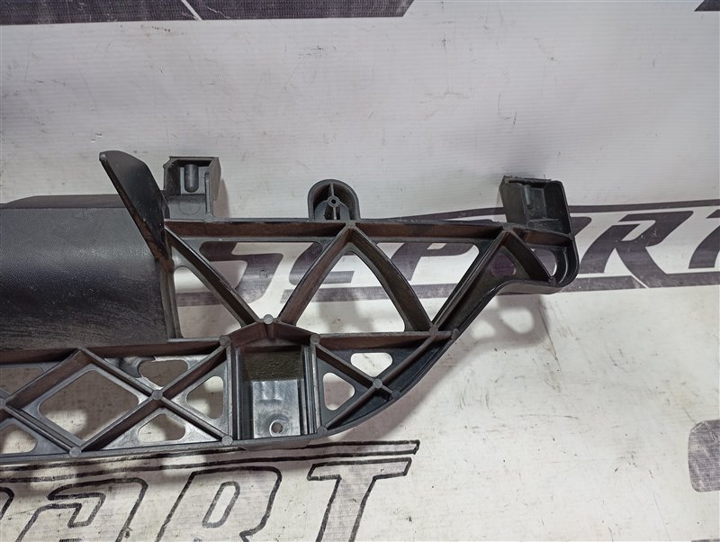 Кронштейн бампера Audi Q7 2010 4L