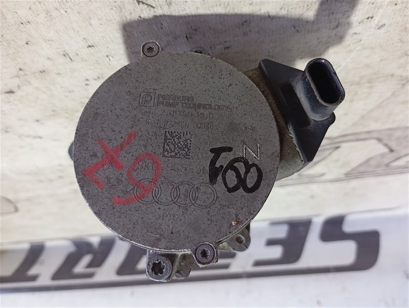 Помпа дополнительная Audi Q7 2010 4L