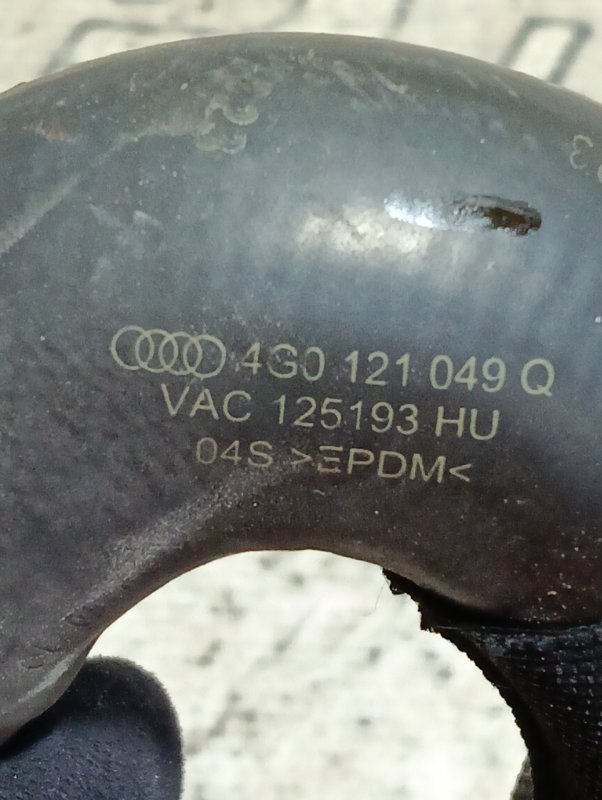 Патрубок системы охлаждения Audi A6 2013 C7