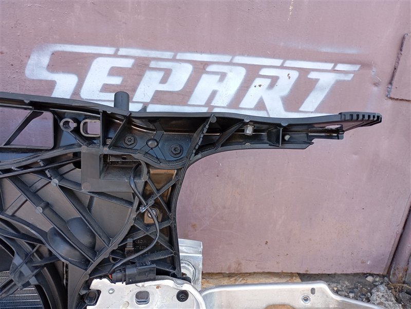 Кассета радиаторов в сборе с телевизором Audi A6 2011 C7