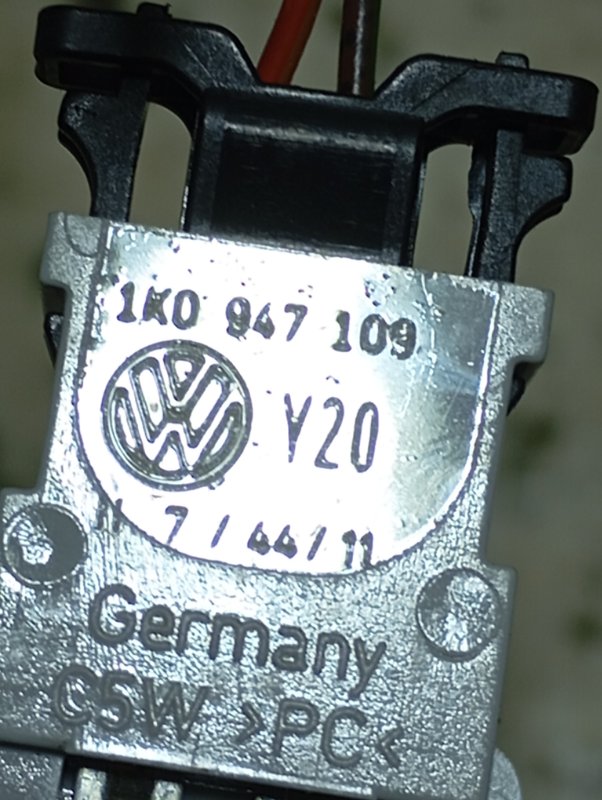 Плафон подсветки салона Volkswagen Passat 2012 B7
