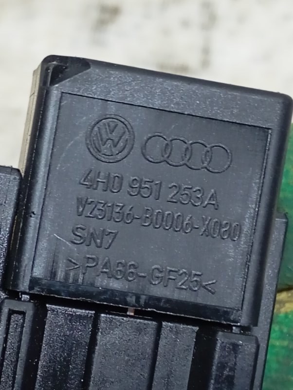 Реле Audi A6 2012 C7