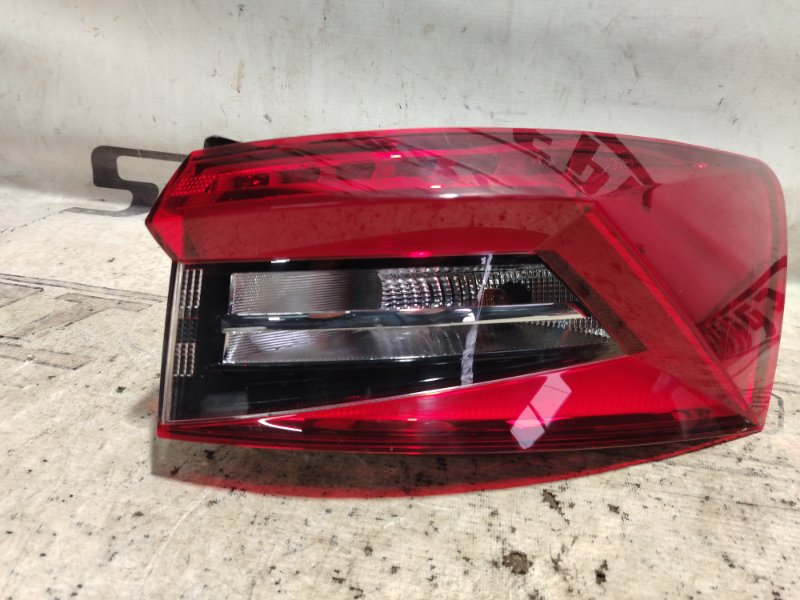 Фонарь наружный Skoda kodiaq
