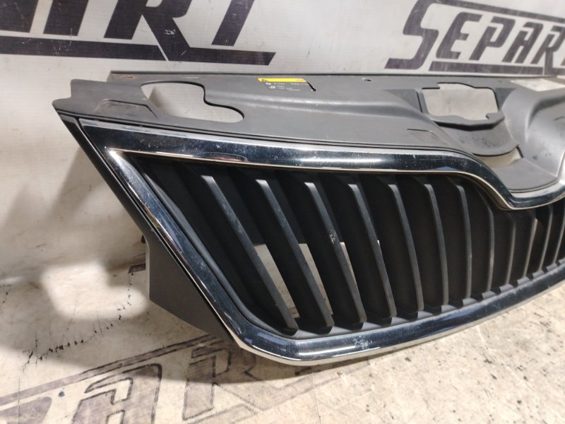 Решетка радиатора Skoda Rapid 2014