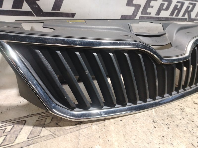 Решетка радиатора Skoda Rapid 2014
