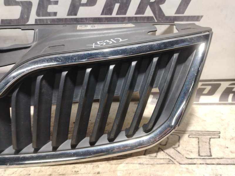 Решетка радиатора Skoda Rapid 2014