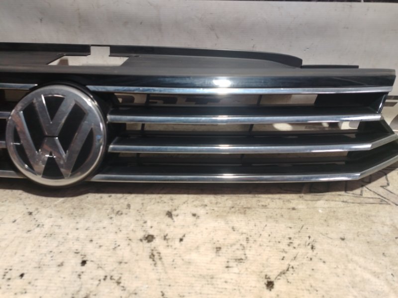 Решетка радиатора Volkswagen Passat 2016 B8