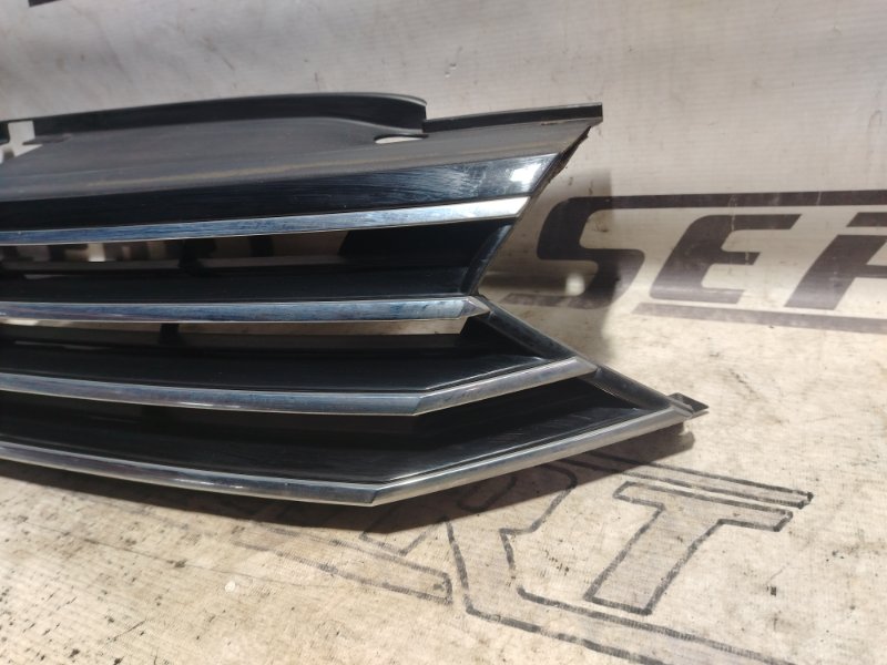 Решетка радиатора Volkswagen Passat 2016 B8