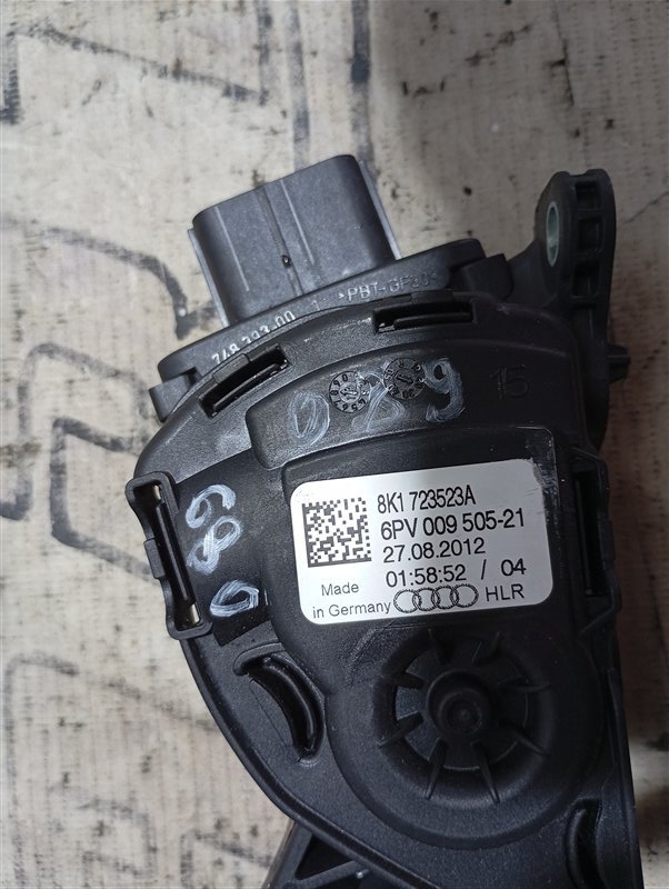 Педаль газа Audi Q5 2012 8R
