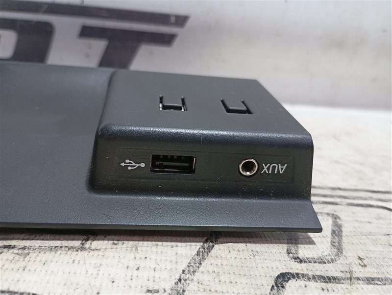 Разъем USB AUX Skoda Octavia 2017 A7