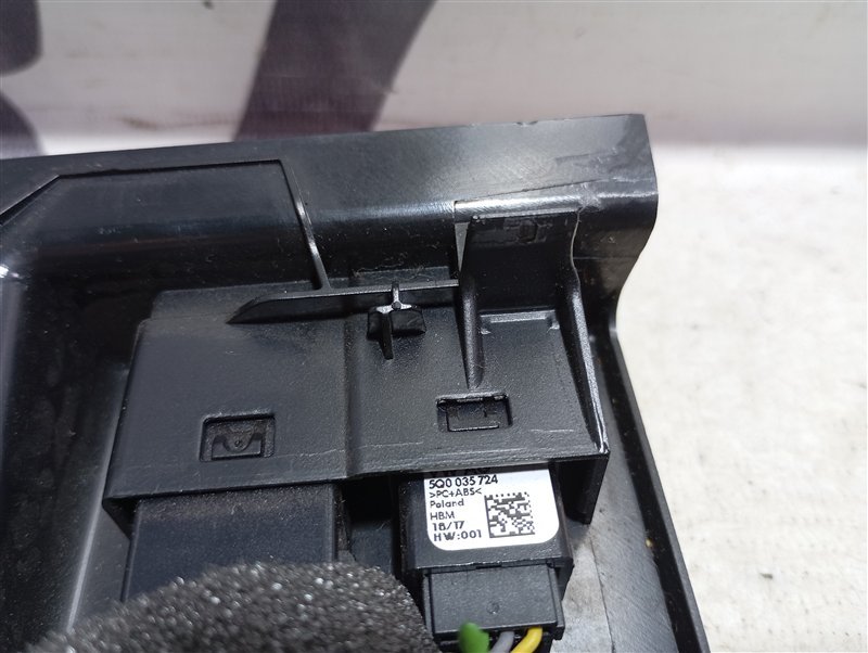 Разъем USB AUX Skoda Octavia 2017 A7