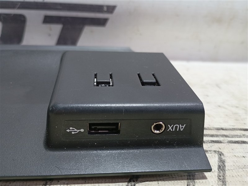 Разъем USB AUX Skoda Octavia 2017 A7