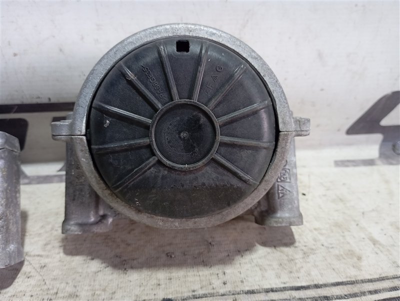 Подушки двигателя Audi A4 B8